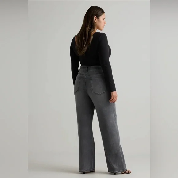 Quince Bella Stretch Relaxed Straight Jeans, size 31 - Picture 2 of 6